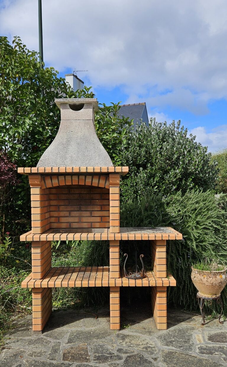 RARE – Au bourg de Poullan-sur-Mer, maison fonctionnelle offrant un habitat de plain-pied image 4
